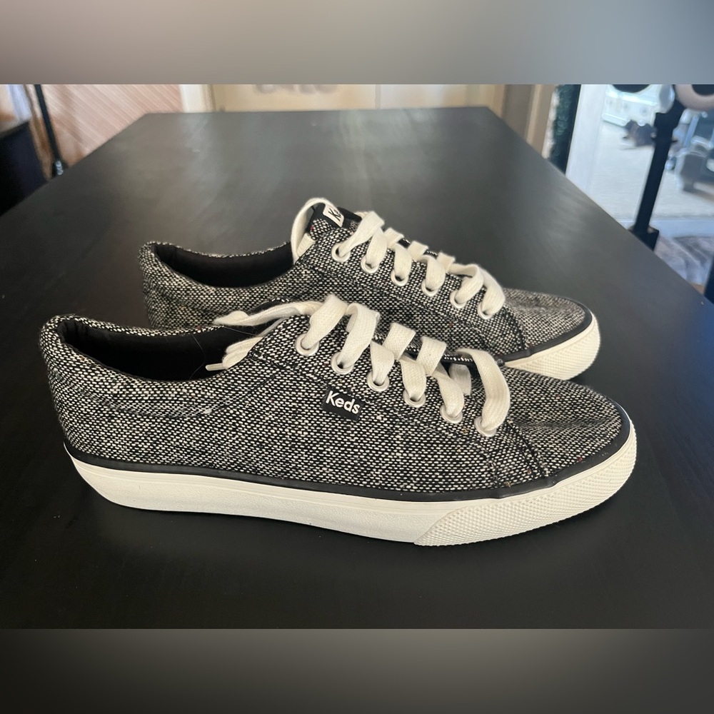 NWOT Black and Grey textured low top keds sneakers - worn once size 6.5